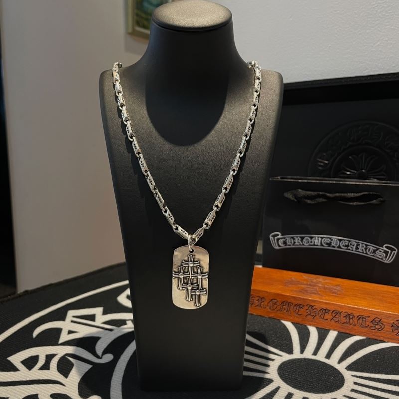 Ch*0me He**ts necklaces